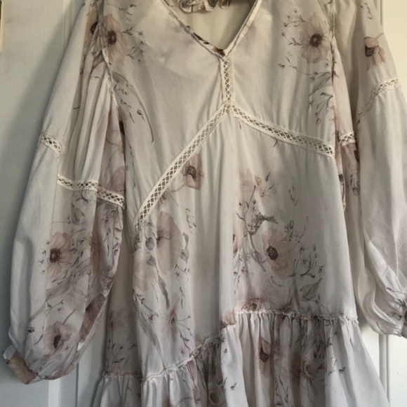 GORGEOUS FRILLED (Every Bloggers Dream) DRESS - Picture 4 of 8